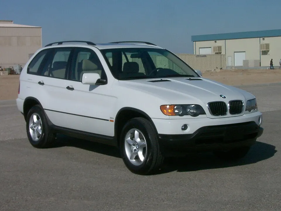 2003 BMW X5 3.0i -- NHTSA 01, photographed in United States