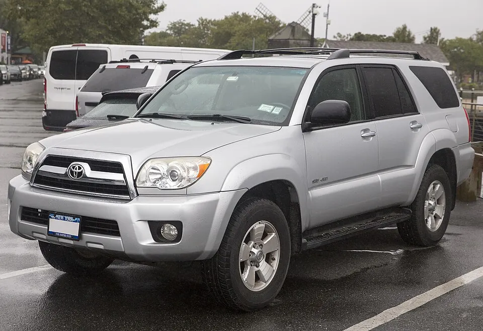 2006 Toyota 4Runner SR5 in Titanium Metallic, front left, photographed in United States