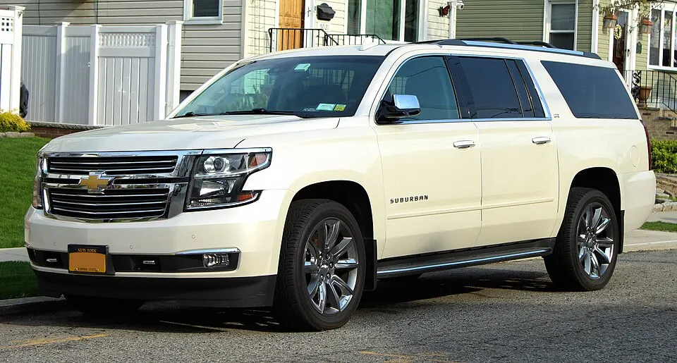 2015 Chevrolet Suburban 1500 LTZ, front 4.18.19, photographed in United States