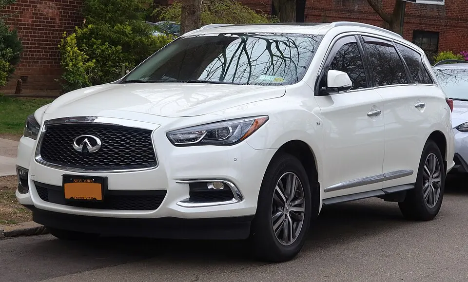 2017 Infiniti QX60, front 4.7.23, photographed in United States