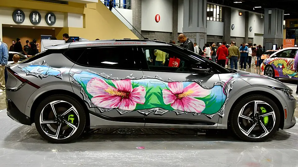 2024 Kia EV6 Painted by David Dez Zambrano (53520143335), photographed in United States