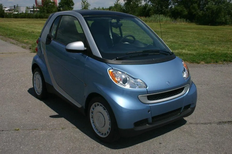 2011 Smart Fortwo Pure coupe -- NHTSA test 7458 - front, photographed in United States