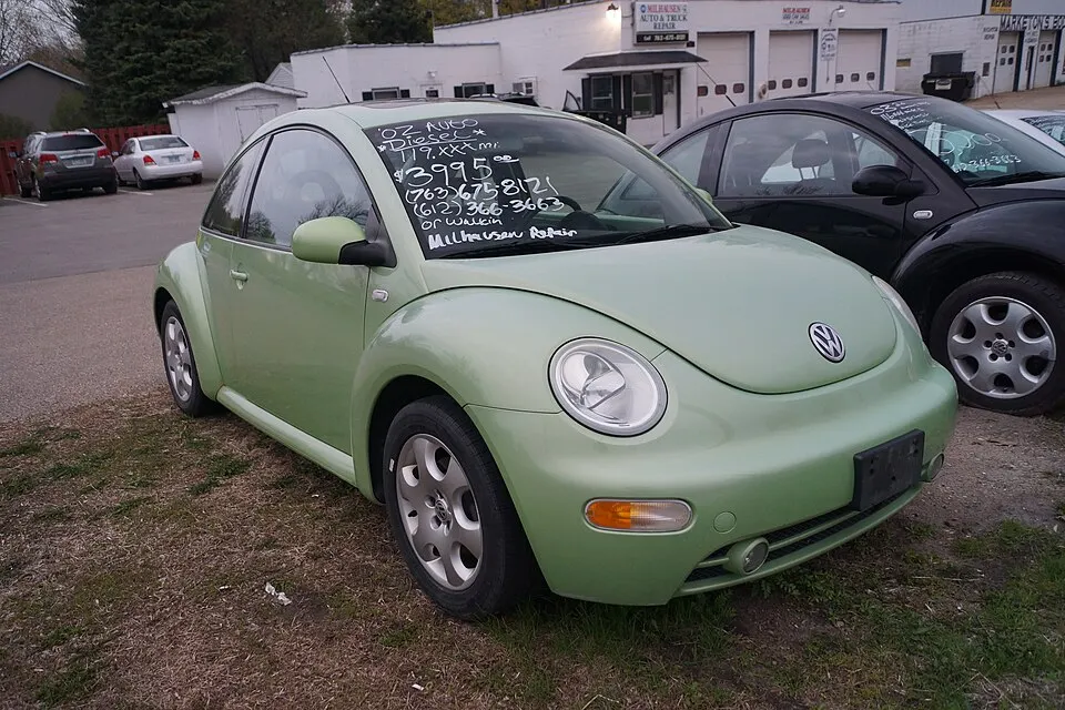 2002 Volkswagen Beetle Diesel (33982475280), photographed in United States