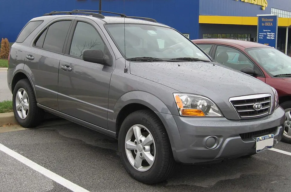 07-Kia-Sorento-LX, photographed in United States