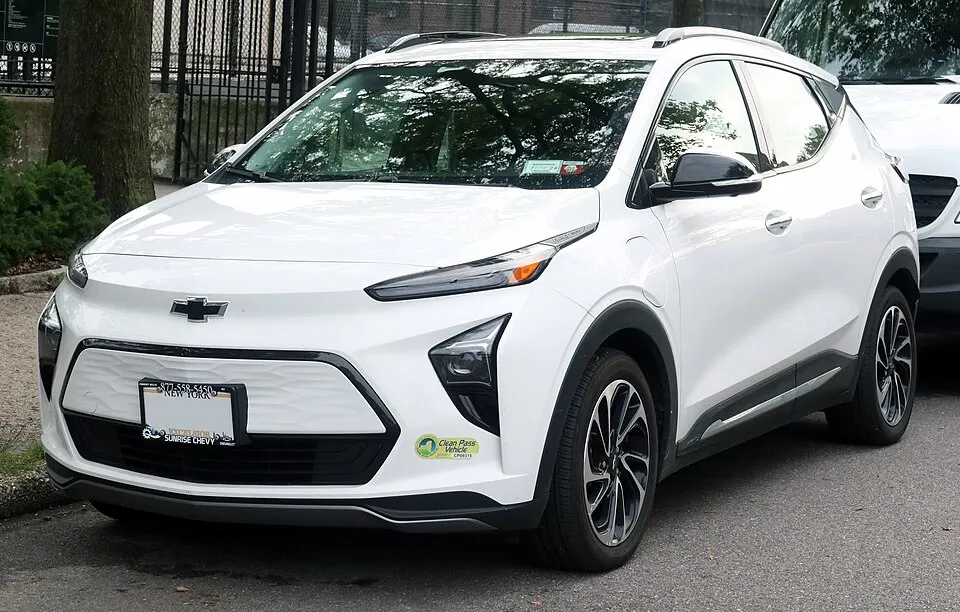 2022 Chevrolet Bolt EUV, front 8.26.23, photographed in United States