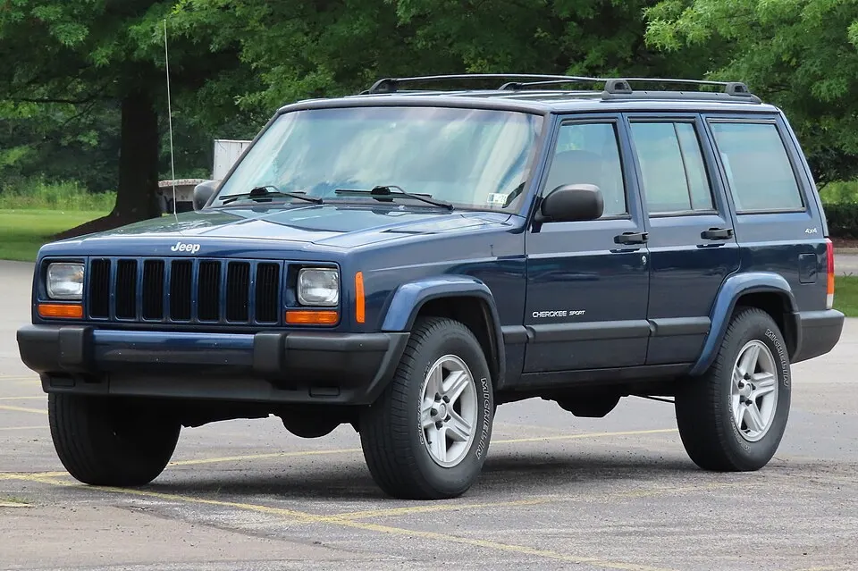 2000 Jeep Cherokee Sport 4x4, front left, 07-12-2023, photographed in United States