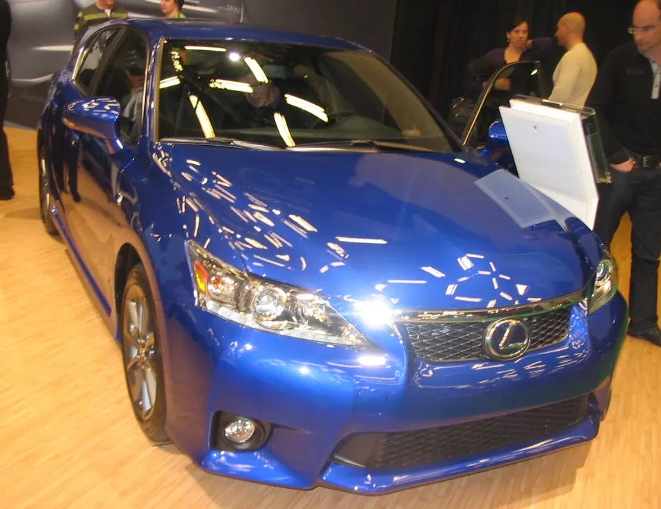 '12 Lexus CT 200h (MIAS '12), photographed in Canada