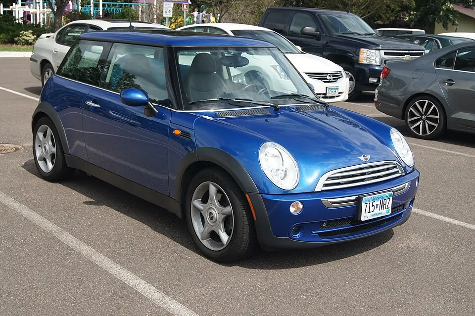 2005 Mini Cooper (14925404267), photographed in United States