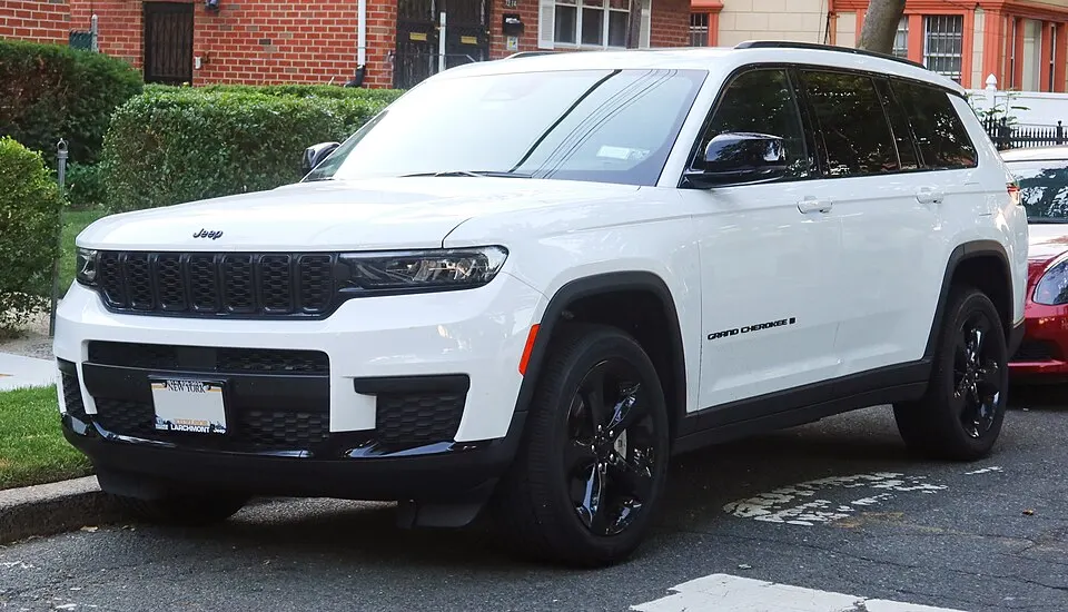 2021 Jeep Grand Cherokee L Laredo, front 7.2.22, photographed in United States