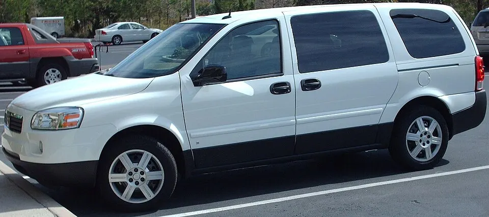 '07 Saturn Relay, photographed in United States