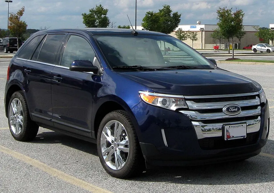 2011 Ford Edge -- 09-28-2011, photographed in United States