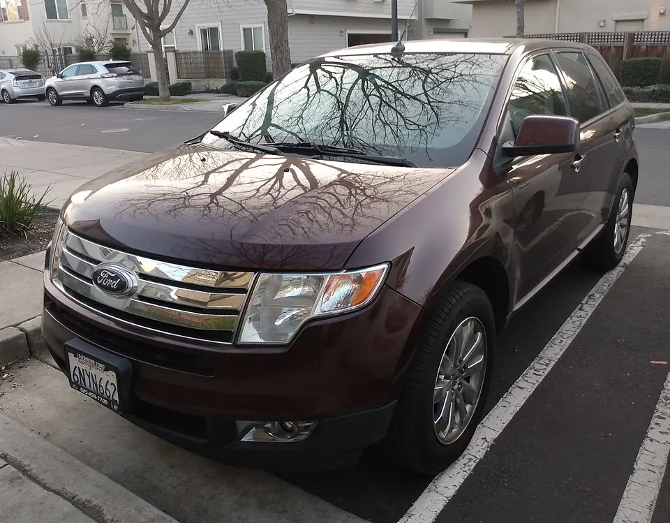 2009 Ford Edge Limited, photographed in United States