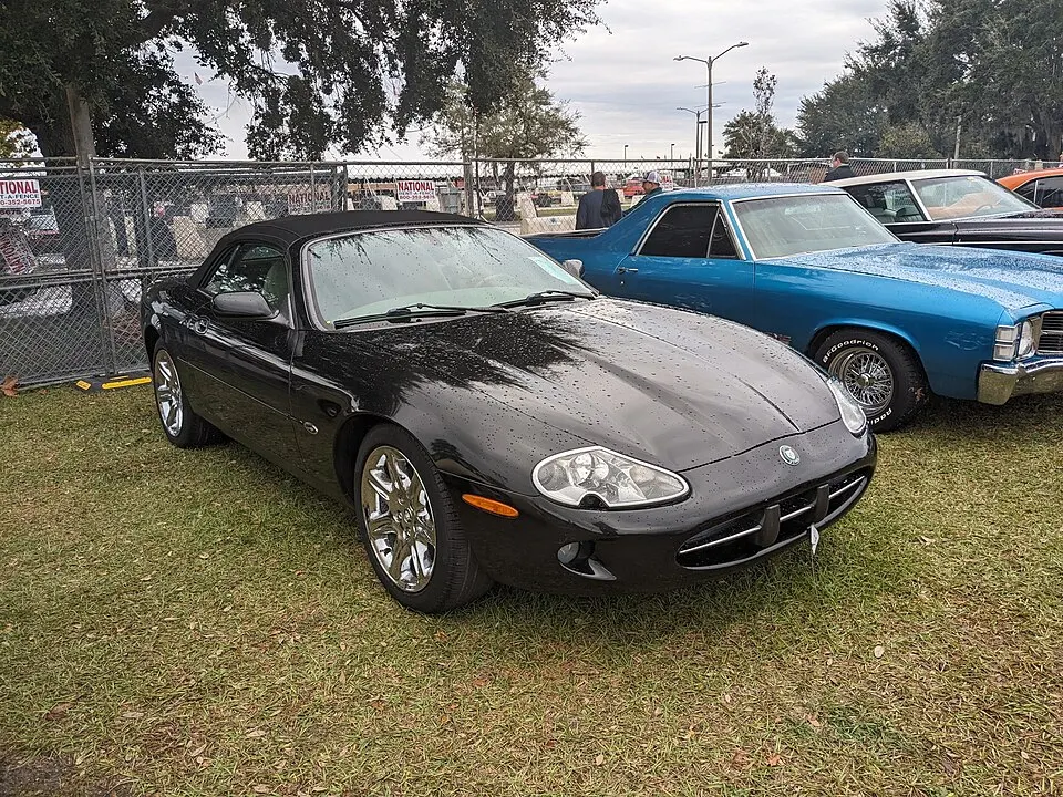 2000 Jaguar XK8 Convertible, Mecum Auctions Kissimmee 2024, photographed in United States