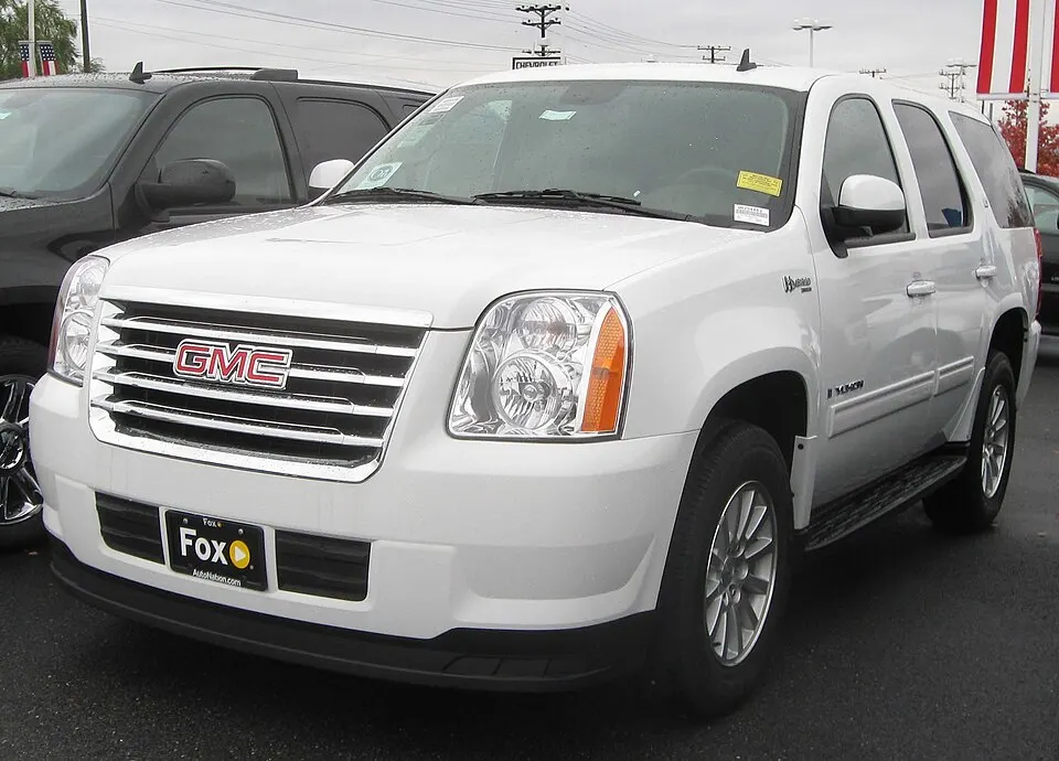 2009 GMC Yukon Hybrid -- 11-13-2009, photographed in United States