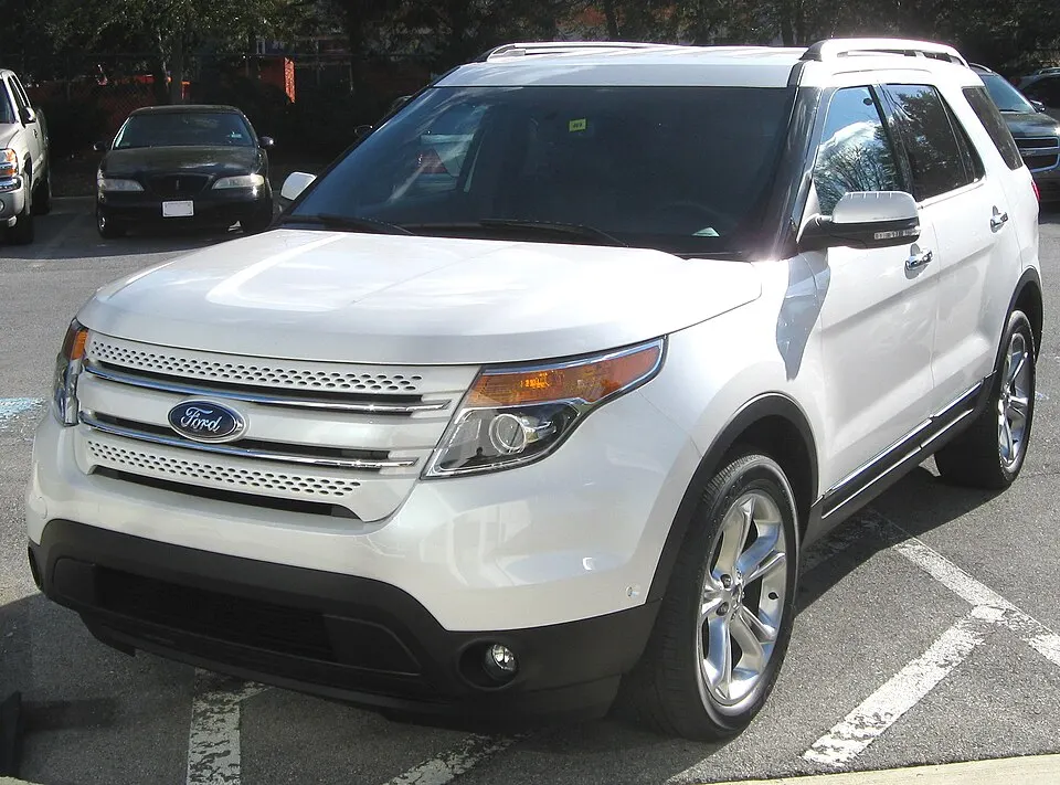 2011 Ford Explorer Limited -- 12-15-2010 3, photographed in United States