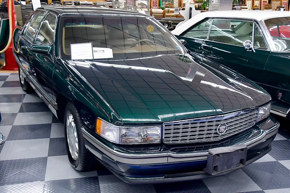 1995 Cadillac Deville Concourse (51837573332), photographed in United States