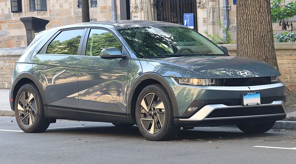 2026 Hyundai IONIQ 5 SEL in Lucid Blue, front right, 07-02-2026, photographed in United States