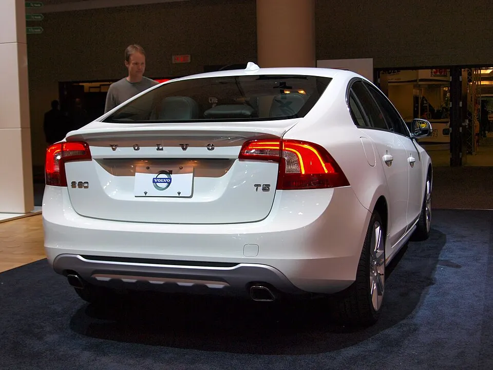 2011 Volvo S60 T5 (5484042252), photographed in Canada