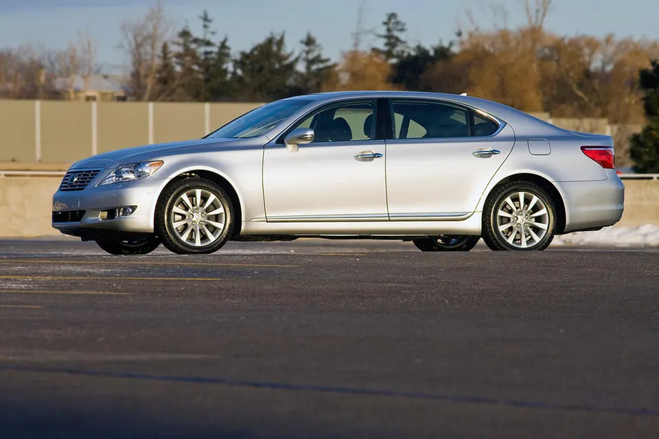 2011 Lexus LS 460 AWD (Canada market)