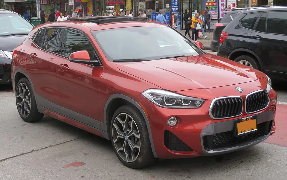 2018 BMW X2 xDrive28i front 10.6.18, photographed in United States