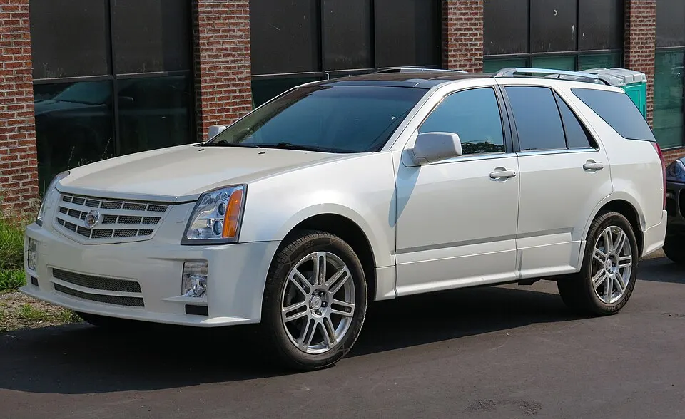 2008 Cadillac SRX V6 AWD Sport Package in White Diamond Tricoat, Front Left (St. Ignace 2023), photographed in United States