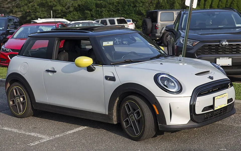 2022 Mini Cooper SE in White Silver Metallic, front right, photographed in United States